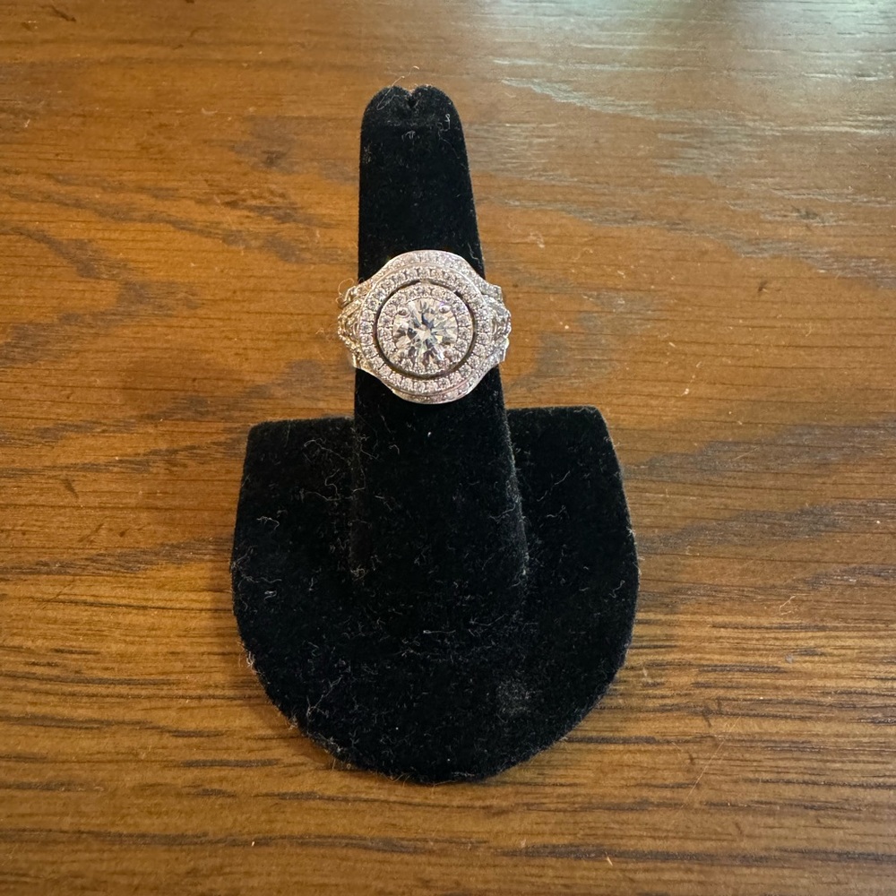 Bella Luce three ring wedding set